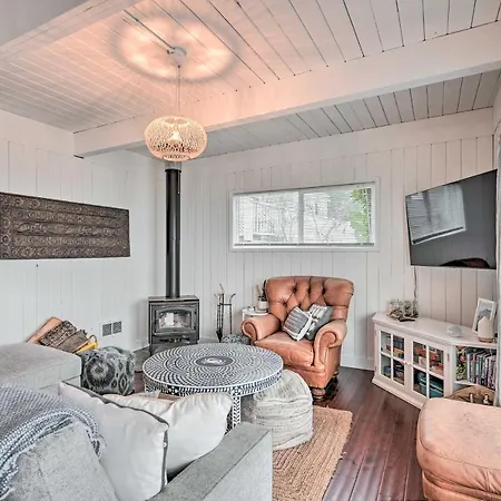 Sun-Soaked Sandy Point Haven With Beach Access!